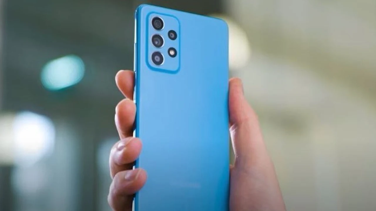 تقنية مبتكرة في هاتف سامسونغ الجديد تنهي تلصص المتطفلين على محتوى شاشتك تمامًا